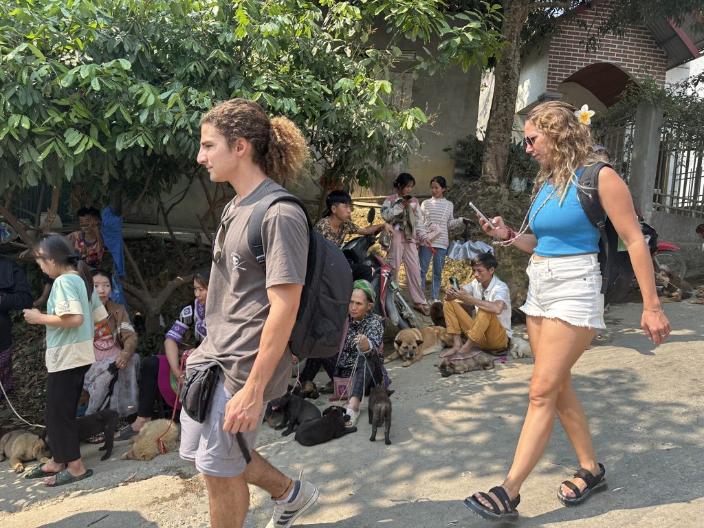 Can Cau & Bac Ha Markets Tour – 2 Days 1 Night